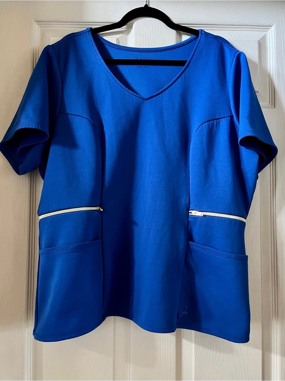 Jaanuu Scrub Top